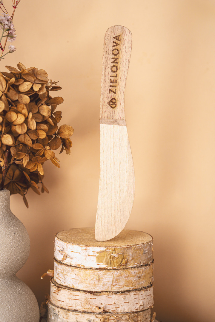 Drewniany nożyk z logo