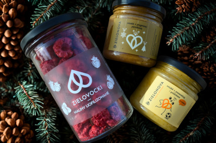 Zestaw dwóch miodków i owoce liofilizowane