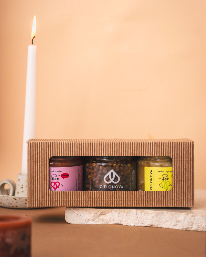 Zestaw trzech małych miodków