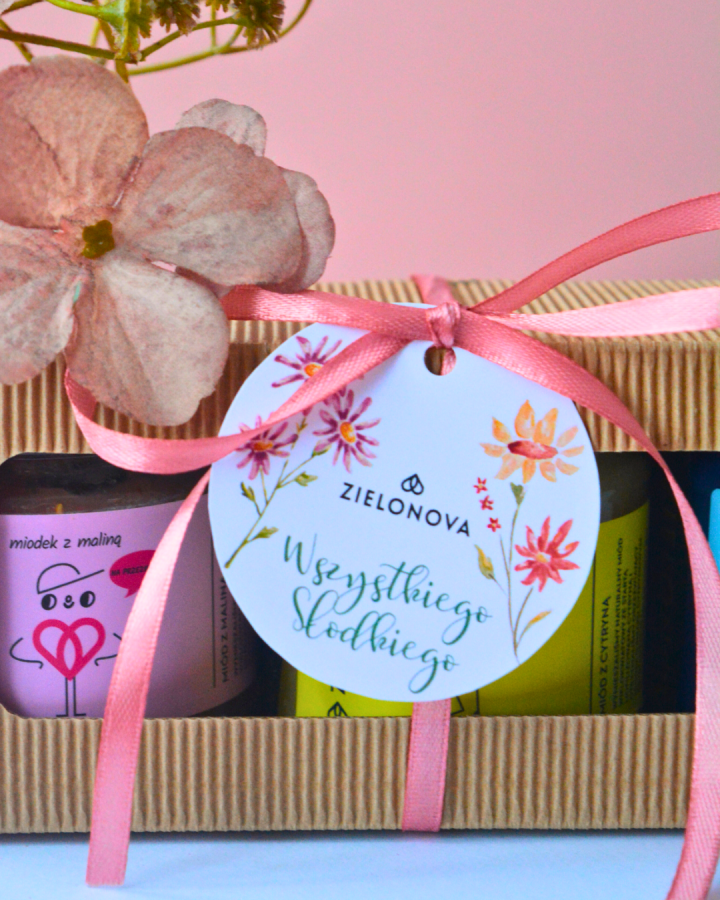 Zestaw trzech małych miodków