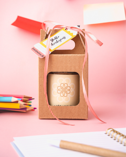 Miód w ozdobnym kartoniku z łyżeczką