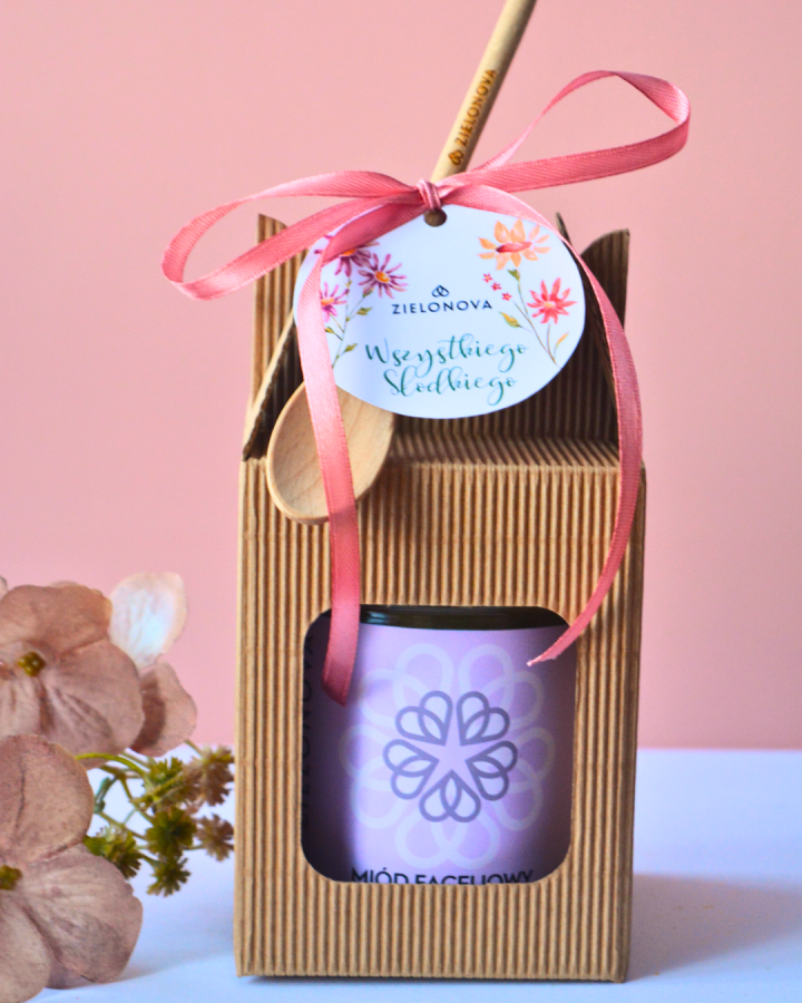 Miód w ozdobnym kartoniku z łyżeczką