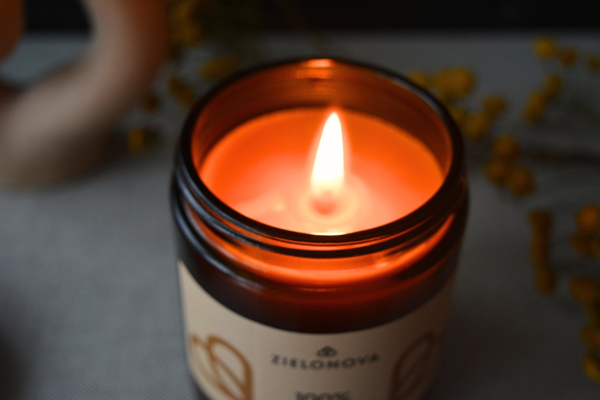 Naturalne światło zdrowia – wyjątkowe właściwości świec z wosku pszczelego